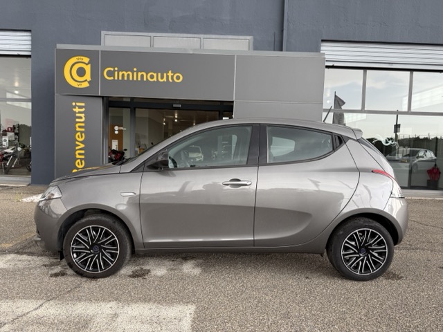 Lancia Ypsilon 1.0 firefly hybrid Gold Plus s&s 70cv - immagine 16