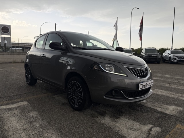 Lancia Ypsilon 1.0 firefly hybrid Gold Plus s&s 70cv - immagine 6