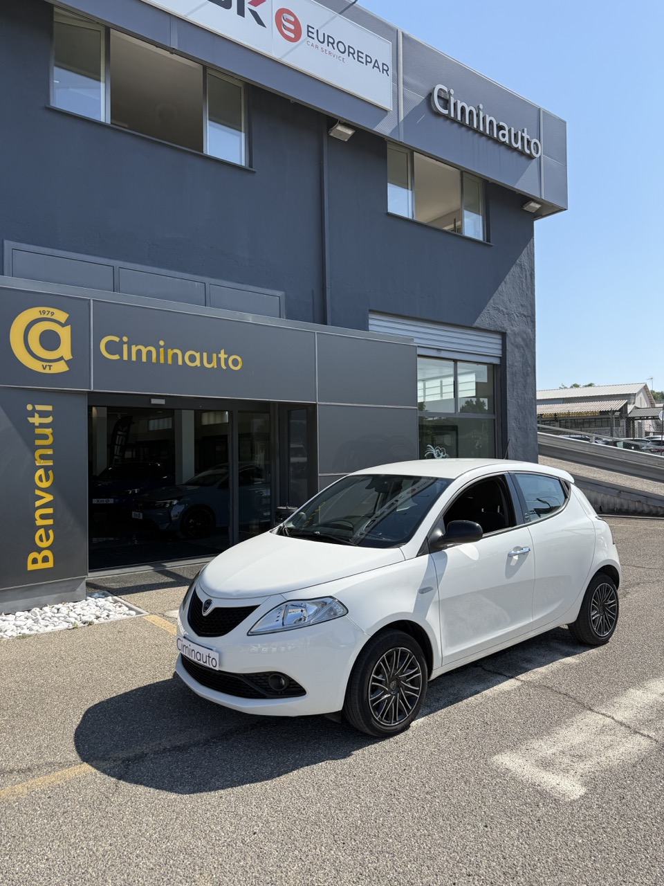 Lancia Ypsilon Bianca 1.0 firefly hybrid Gold s&s 70cv - immagine 19