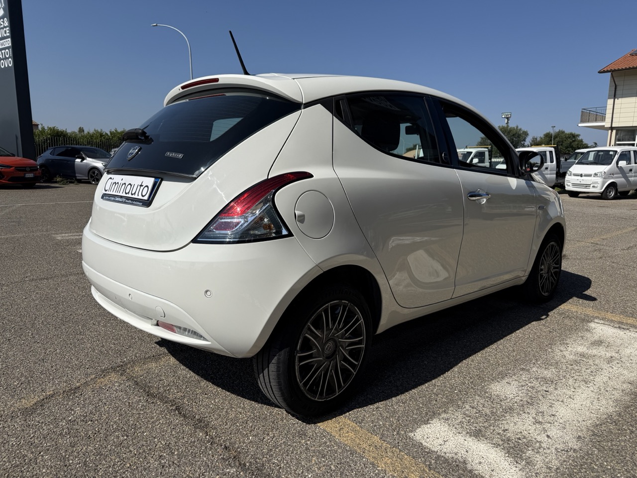 Lancia Ypsilon Bianca 1.0 firefly hybrid Gold s&s 70cv - immagine 6